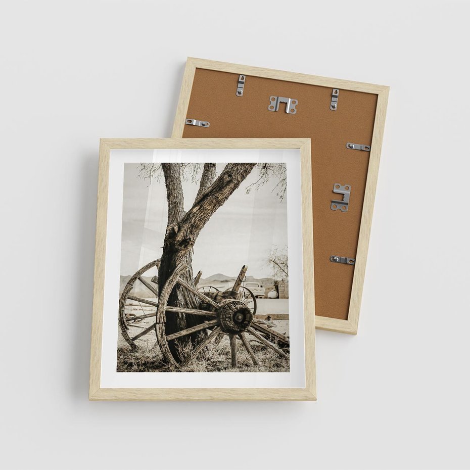 Plakat w ramie 40x50 - Rustykalna Tradycja - koło starego wozu, rustykalny styl - rama drewno
