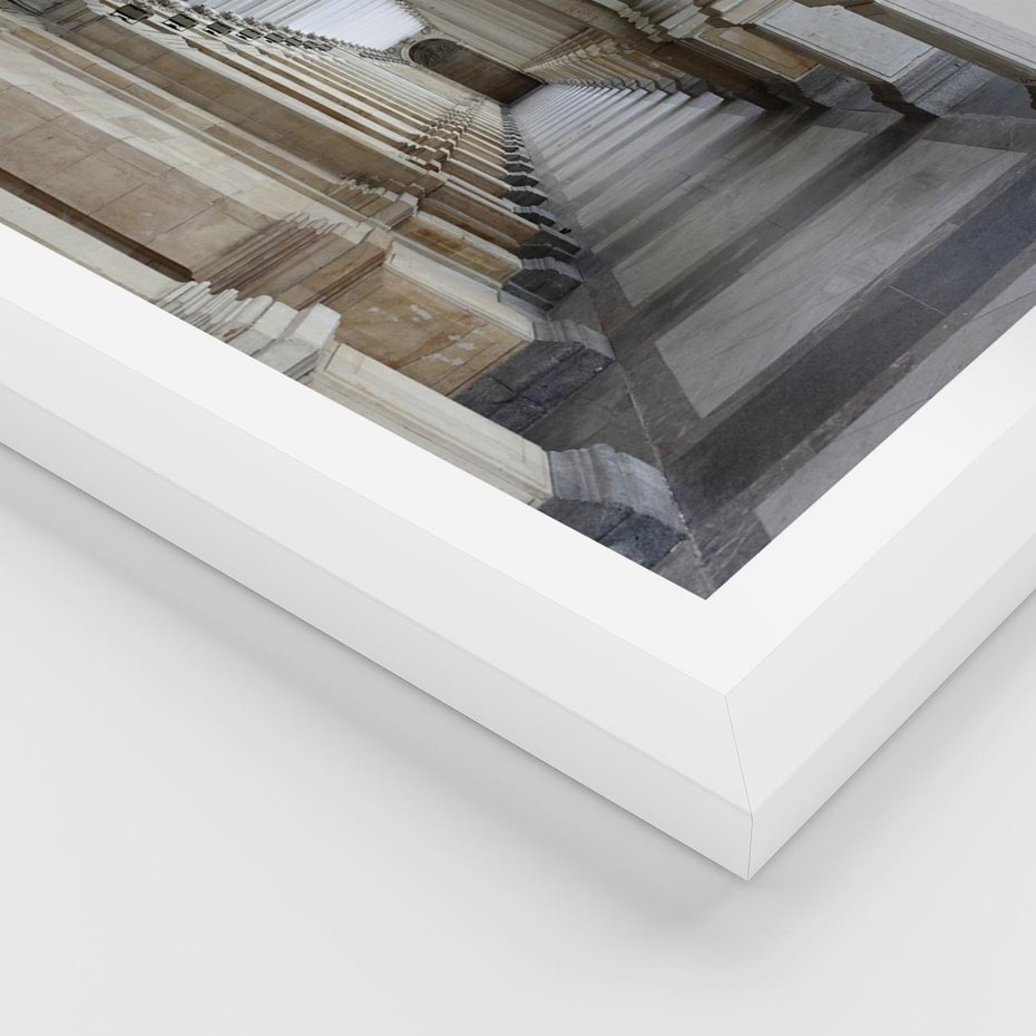 Plakat w ramie 50x70 - Uroki Kolumn - kolumny, architektura - rama biała