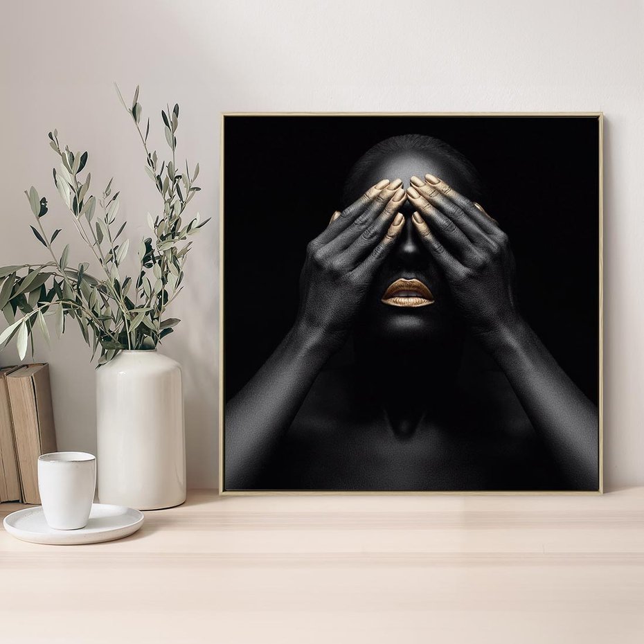 Obraz w ramie 50x50 - Złote Usta wyjątkowa subtelność - złote usta, złote palce - rama drewno