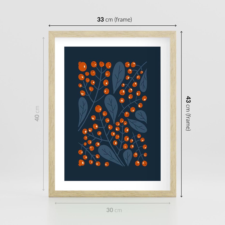 Plakat w ramie 30x40 - Symfonia liści i owoców - granatowe tło, pomarańczowe owoce jarzębiny - rama drewno