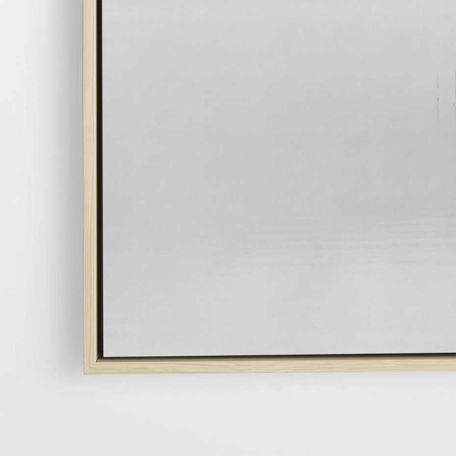 Obraz w ramie 100x70 - Mglisty Brzeg Jeziora - czarno białe zdjęcie, zamglone jezioro - rama drewno