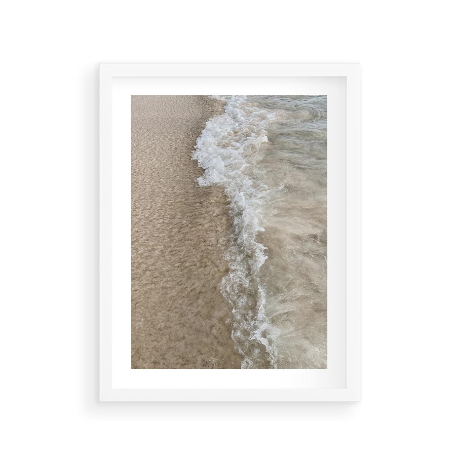 Plakat w ramie 30x40 - Fale Morza na Piasku - plaża, morze - rama biała