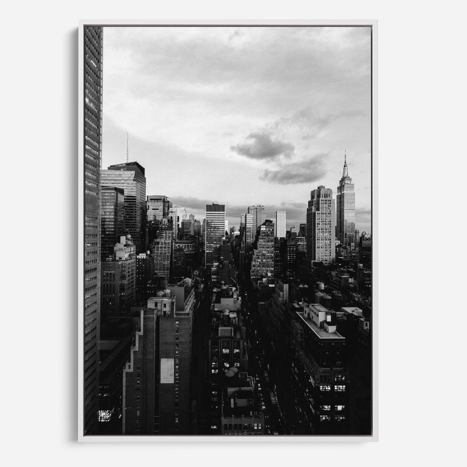 Obraz w ramie 80x120 - Wibracje Miejskiego Życia - miasto, wieżowce - rama biała