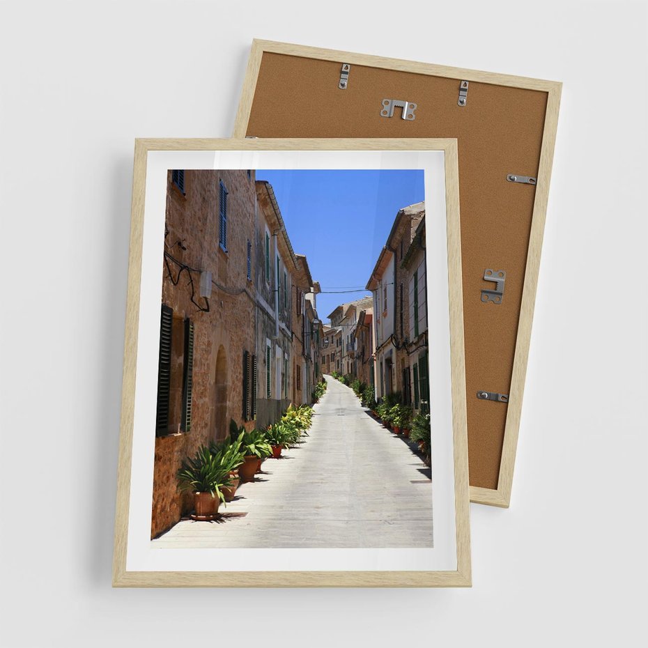 Plakat w ramie 50x70 - Urok uliczki: perspektywa miasta - uliczka, perspektywa - rama drewno