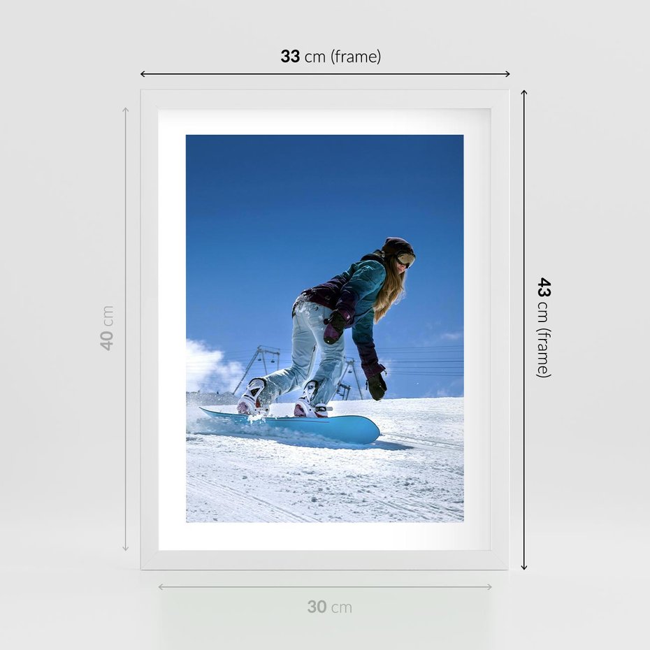 Plakat w ramie 30x40 - Snowboard na zimowych zboczach - snowboard, zima - rama biała