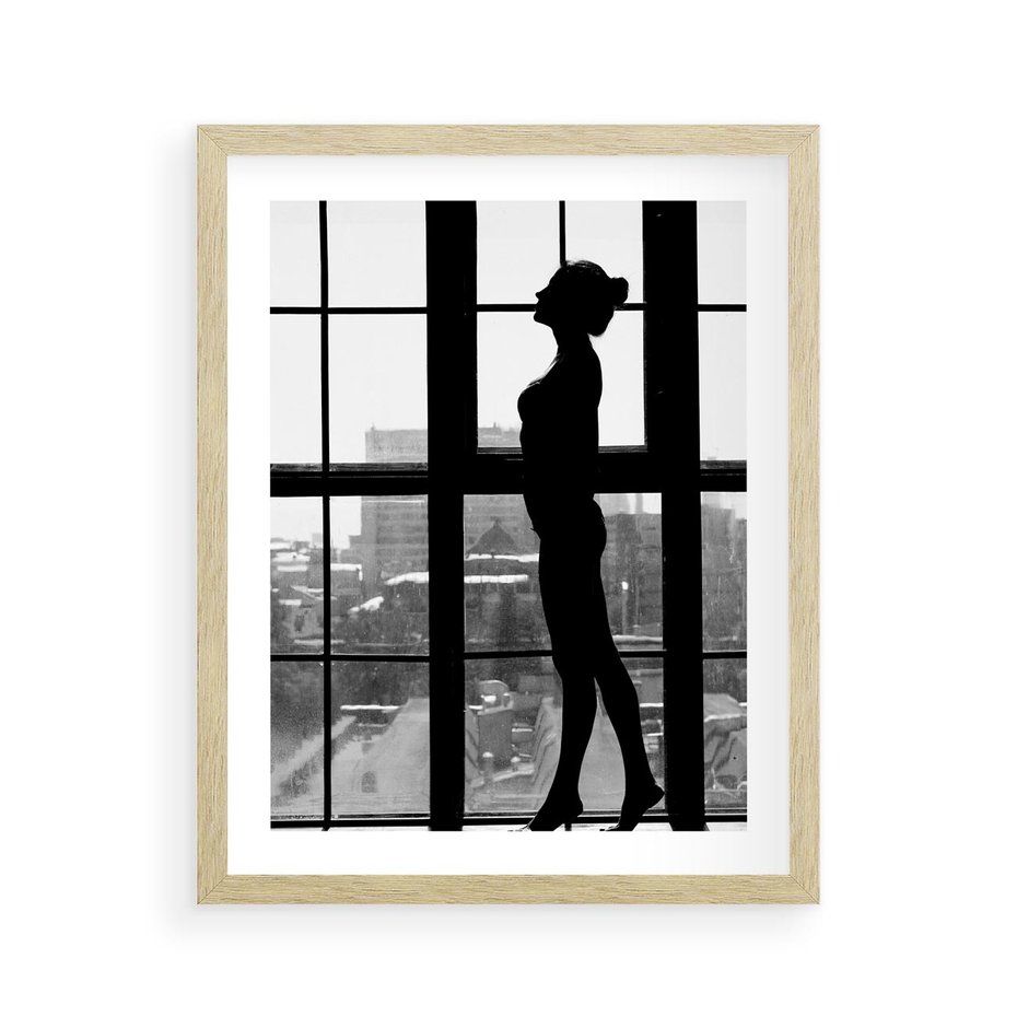 Plakat w ramie 40x50 - Piękno Kobiecej Formy - retro zdjęcie, czarno białe - rama drewno