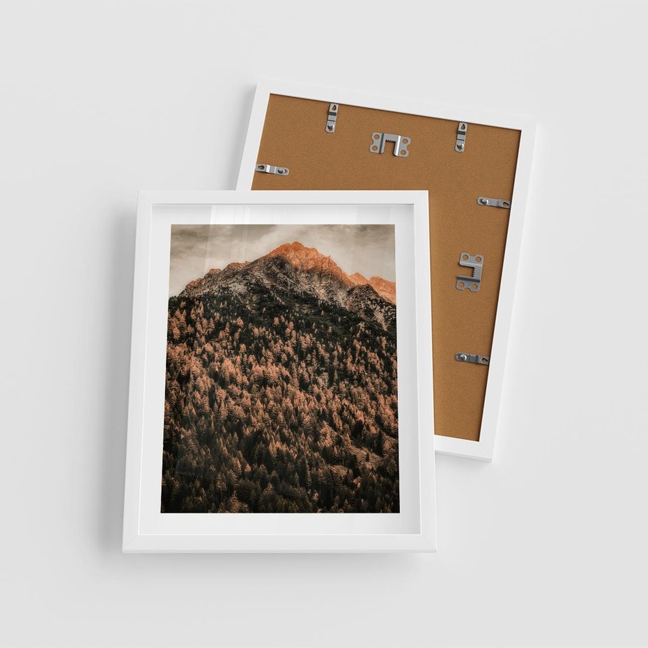 Plakat w ramie 40x50 - Jesienna Godzina w Górach - góry, las w górach - rama biała