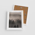 Plakat w ramie 40x50 - Mglista Opowieść Lasu - las, mgła - rama biała