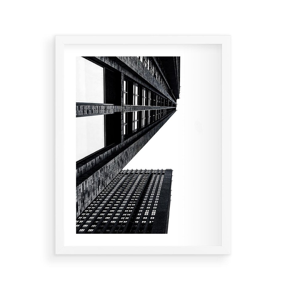 Plakat w ramie 40x50 - Geometryczna Asymetria - architektura, czarno białe zdjęcie - rama biała