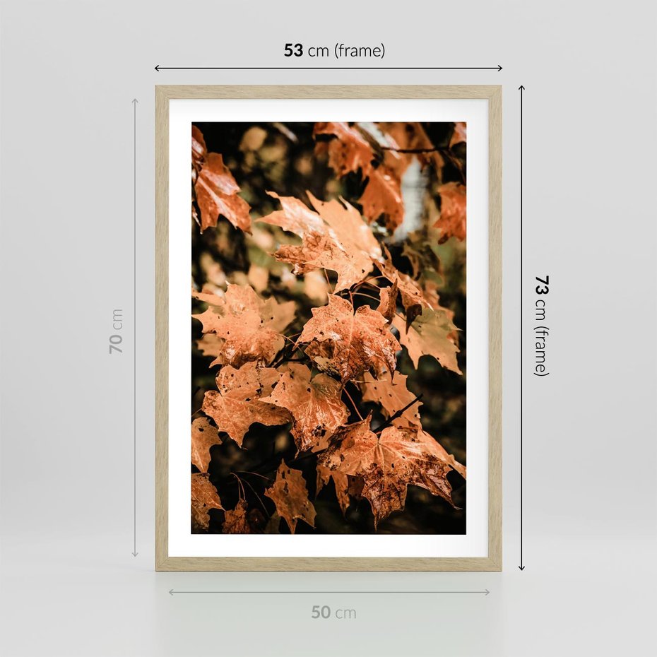 Plakat w ramie 50x70 - Ciepło Jesieni - jesienne pomarańczowe liśćie, jesień - rama drewno