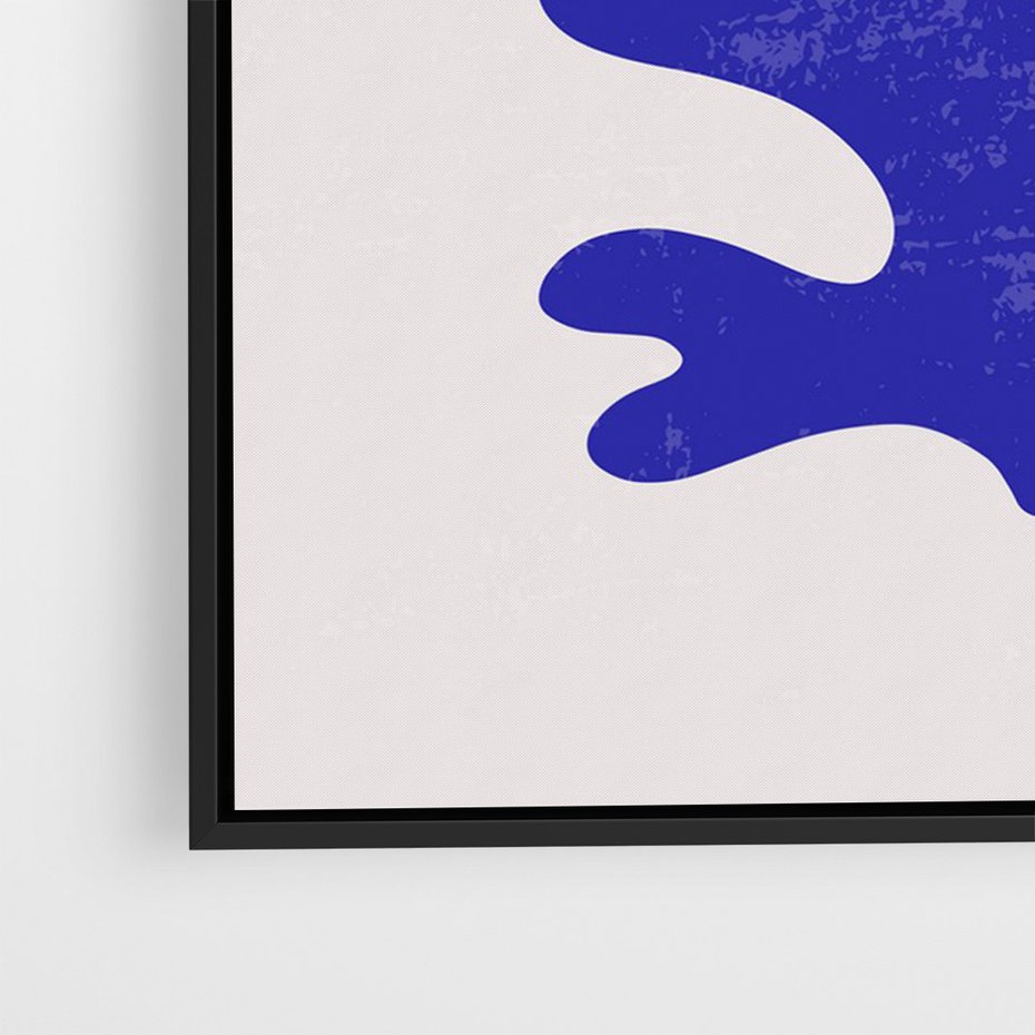 Obraz w ramie 50x70 - Przenikająca Struktura - boho plakat, niebieski liść w intensywnym kolorze - rama czarna