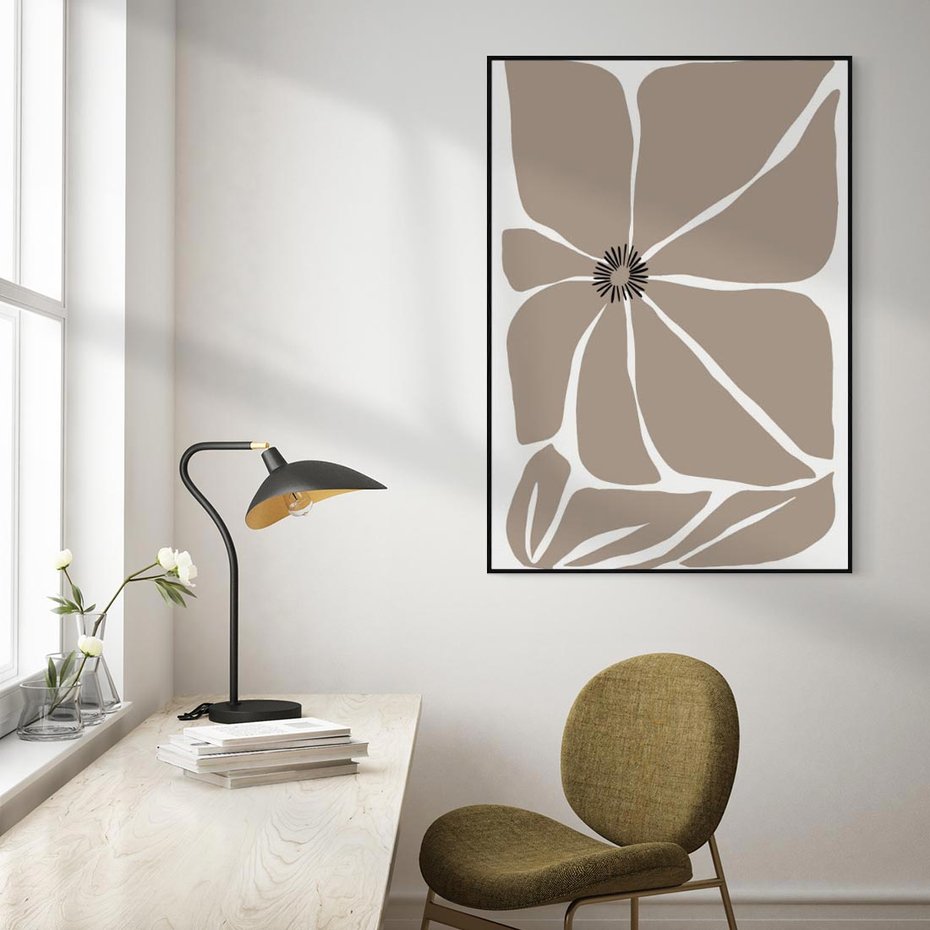 Obraz w ramie 50x70 - Złudne Zmysły - abstrakcyjny kwiat, beże i brązy - rama czarna