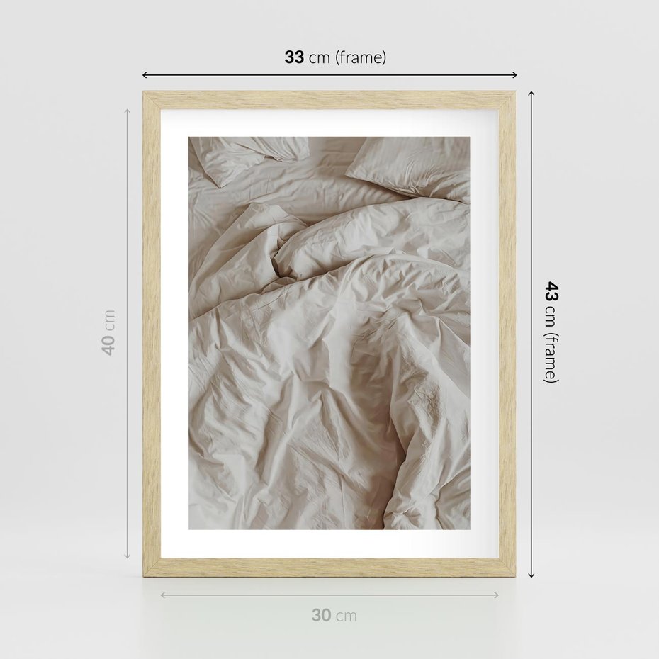Plakat w ramie 30x40 - Spokojna Noc - biała pościel, zdjęcie do sypialni - rama drewno