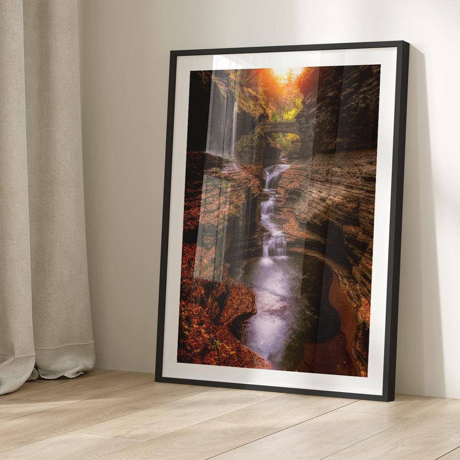 Plakat w ramie 50x70 - Barwna Harmonia - strumień, las - rama czarna