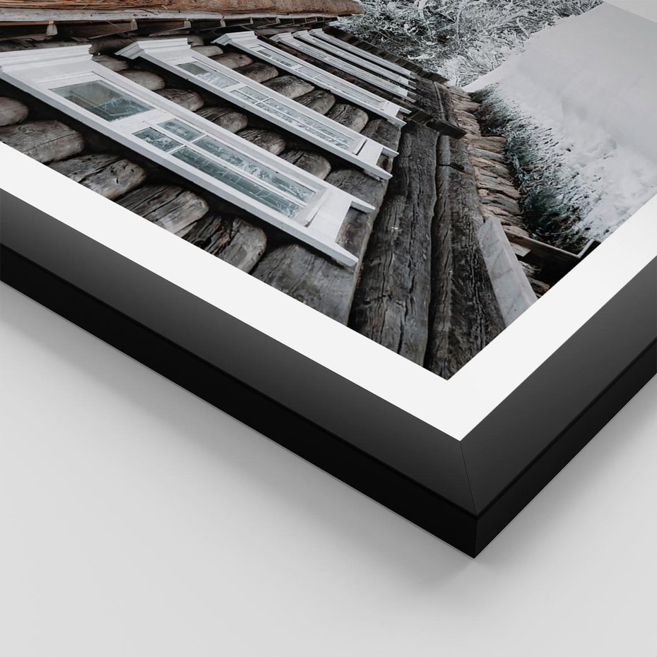 Plakat w ramie 40x50 - Cicha Zima - zima, domek w górach - rama czarna