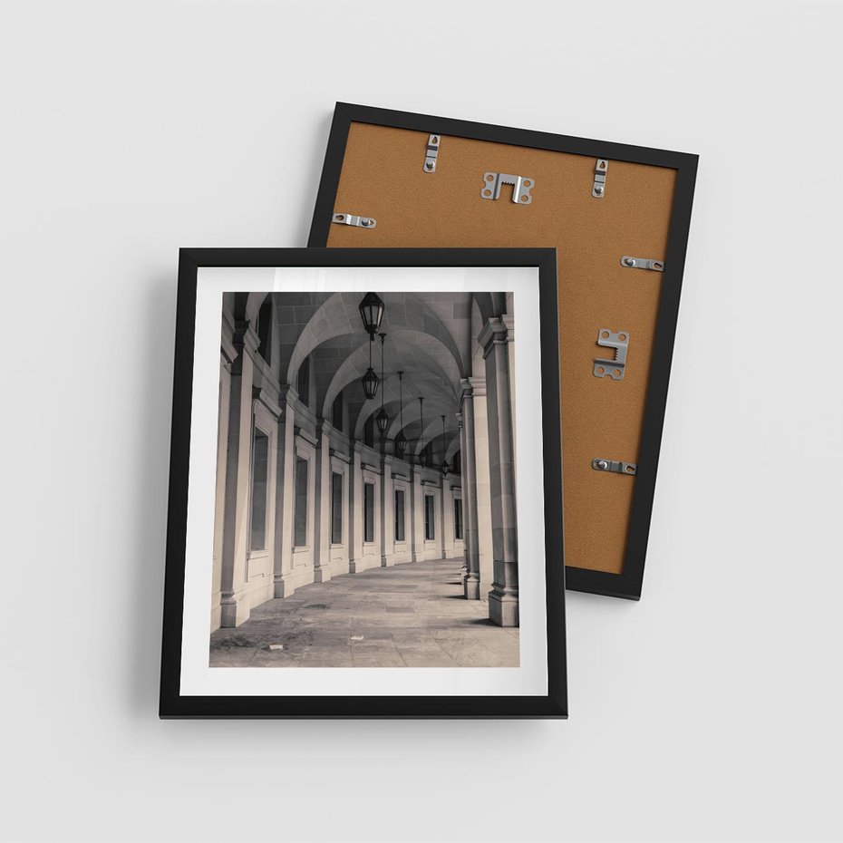 Plakat w ramie 40x50 - Kolumny Elegancji - architektura, kolumny - rama czarna