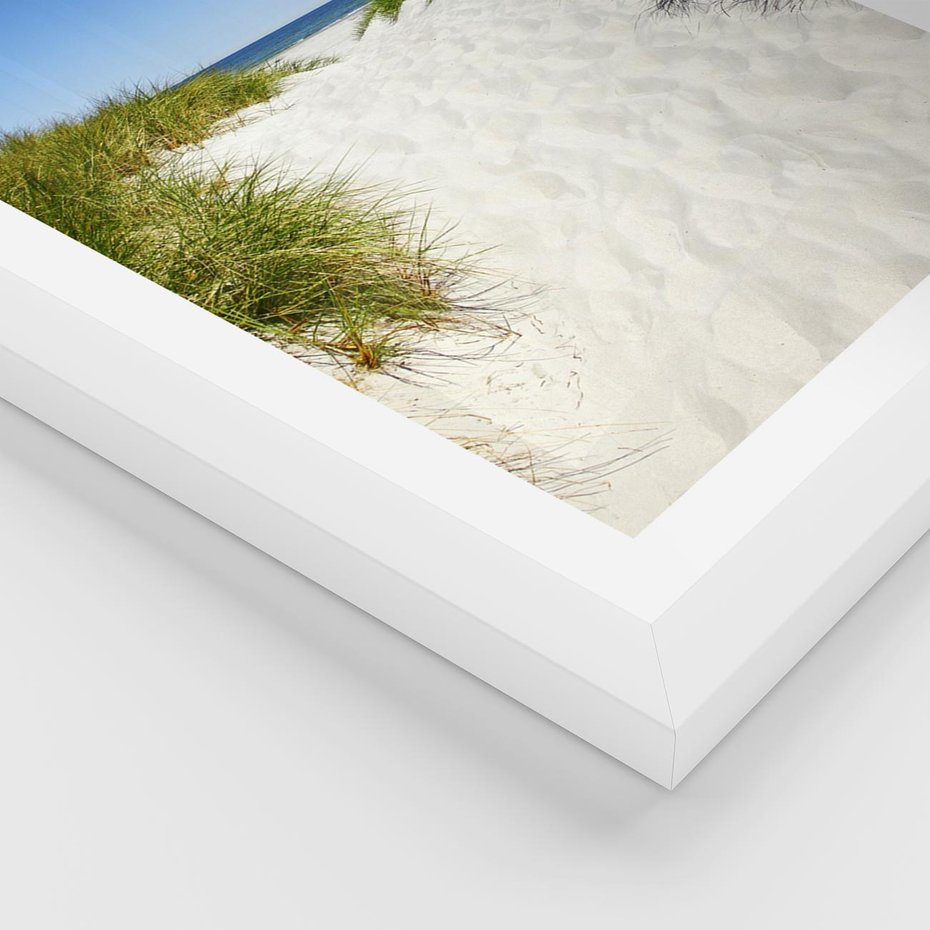 Plakat w ramie 50x70 - Relaks nad Morskimi Wzgórzami - plaża, wydmy - rama biała