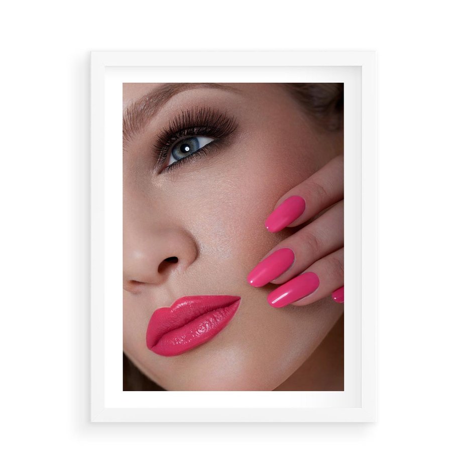 Plakat w ramie 50x70 - Usta, manicure, spa: kobieca harmonia - usta, manicure - rama biała