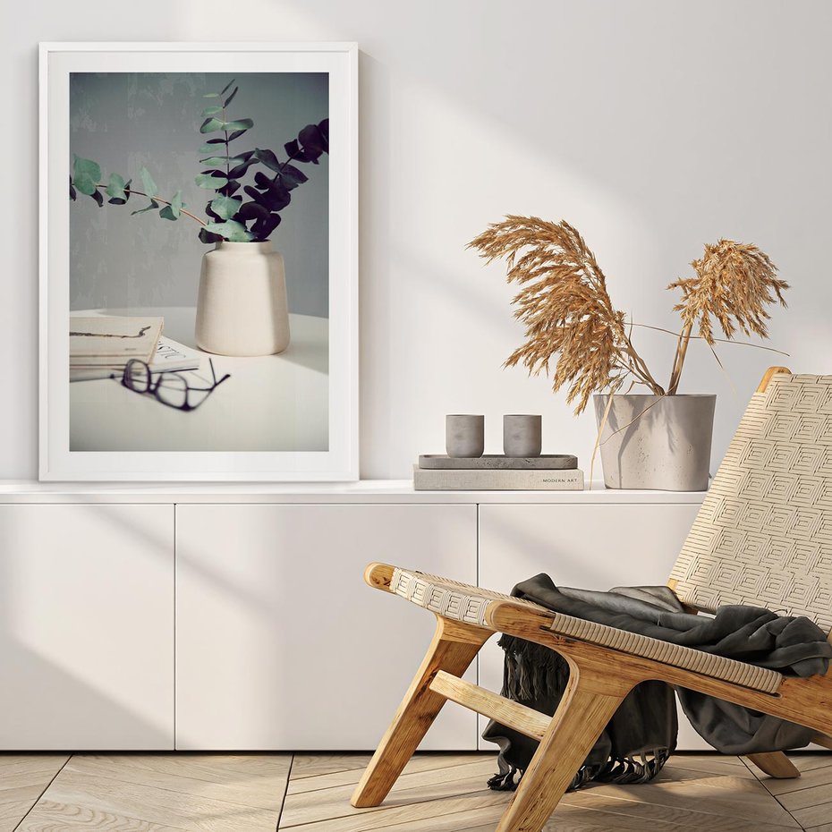 Plakat bez ramy 30x40 - Eukaliptusowa Cisza - kompozycja, liście eukaliptusa w wazonie