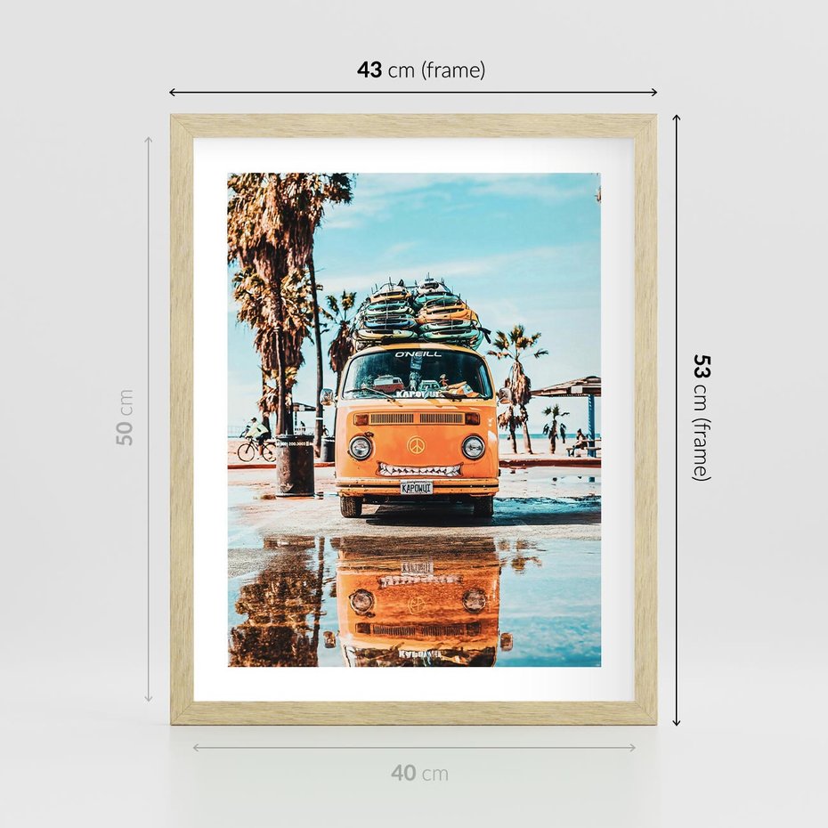 Plakat w ramie 40x50 - Wakacje na Kółkach - kamper, deski surfingowe na dachu - rama drewno