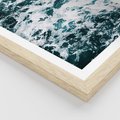 Plakat w ramie 30x40 - Potęga Natury: Wzburzone Fale Oceanu - wzburzone fale oceanu - rama drewno