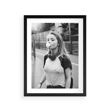 Plakat w ramie 50x70 - Letnia Młodość - nowoczesna fotografia, czarno biała - rama czarna