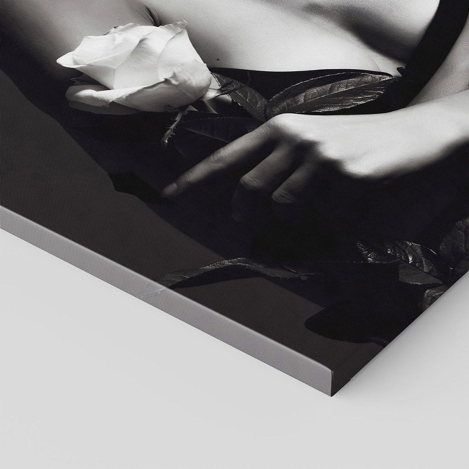 Obraz na płótnie 80x120 - Piękno kobiecego aktu uchwycone - kobieta, akt