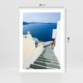 Plakat bez ramy 21x30 - Malowniczy urok wyspy - Santorini, schodki