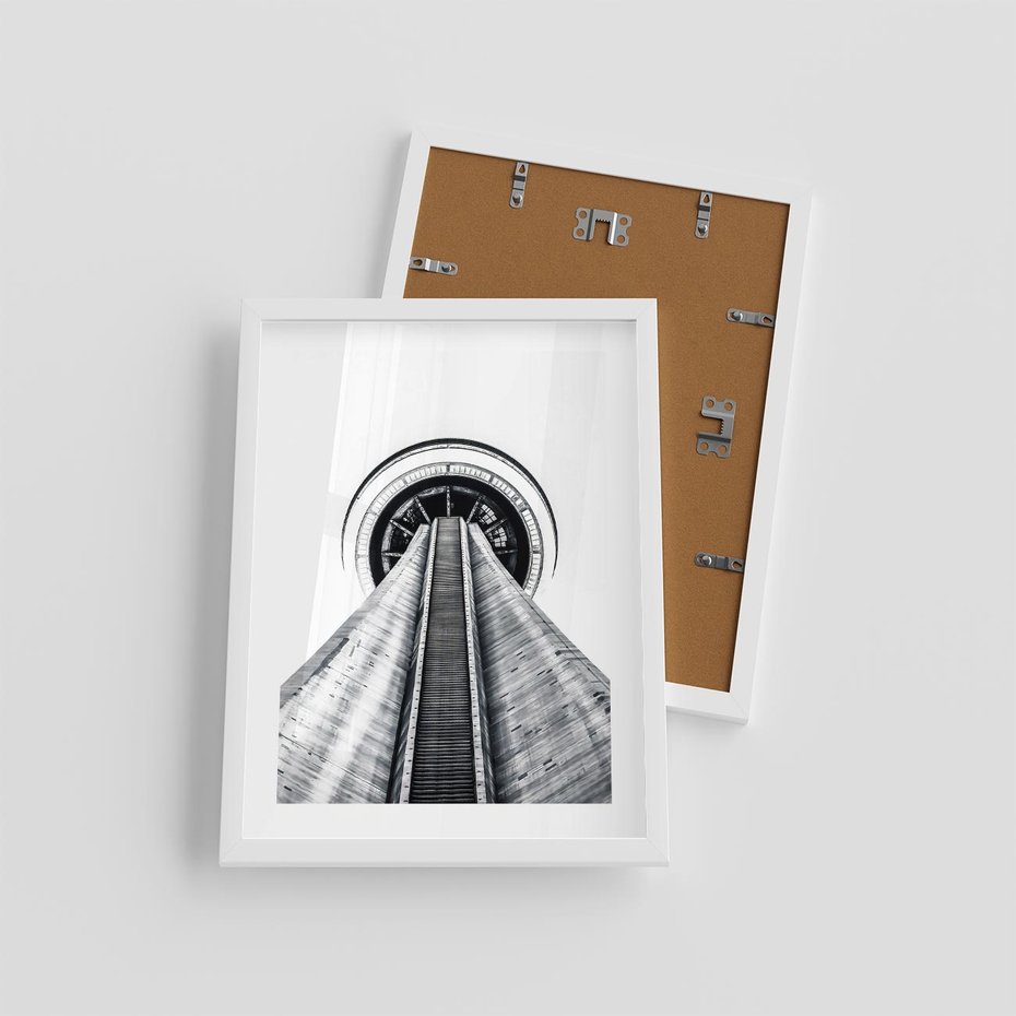 Plakat w ramie 30x40 - Perspektywa Wieży - architektura, wieża - rama biała