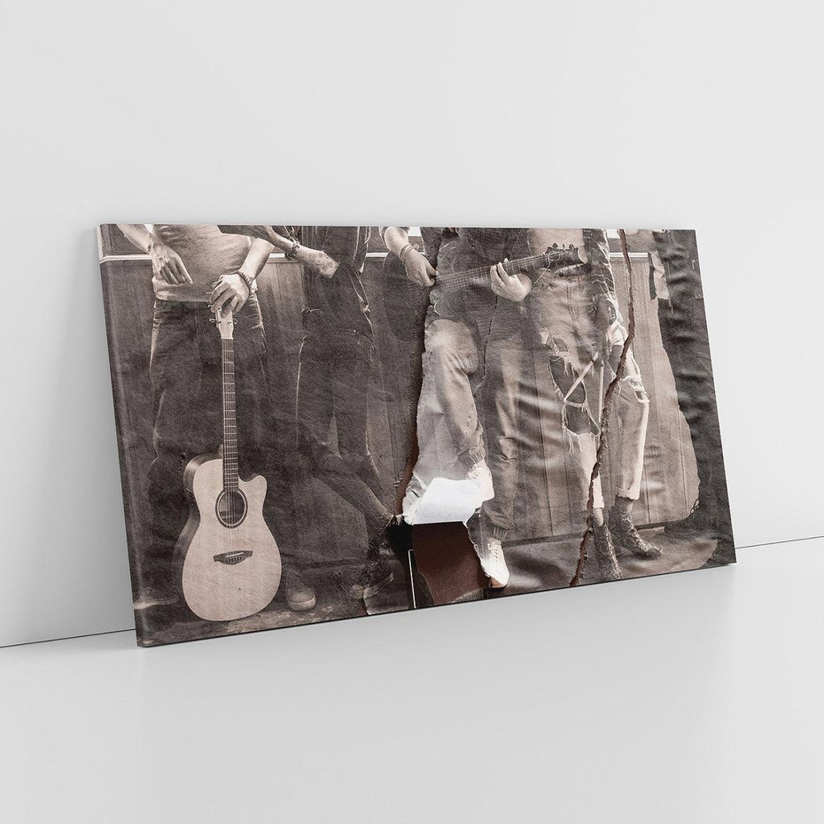 Obraz na płótnie 140x70 - Dźwięki Minionej Ery - postarzona fotografia retro, podarta fotografia