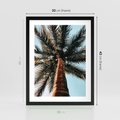 Plakat w ramie 30x40 - Rajskie Inspiracje: Palma na Niebie - palma, na tle nieba - rama czarna