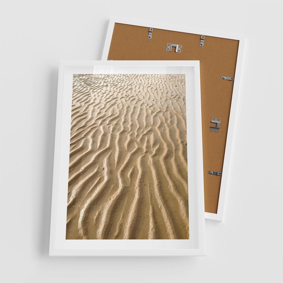 Plakat w ramie 50x70 - Piasek i Nieskończoność - pustynia, piasek - rama biała