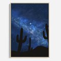 Obraz w ramie 80x120 - Nocne Tajemnice Pustyni - gwieździsta noc, granatowe niebo - rama drewno