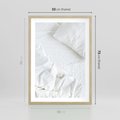 Plakat w ramie 50x70 - Sztuka i Komfort - pościel, biała kołdra poduszka - rama drewno