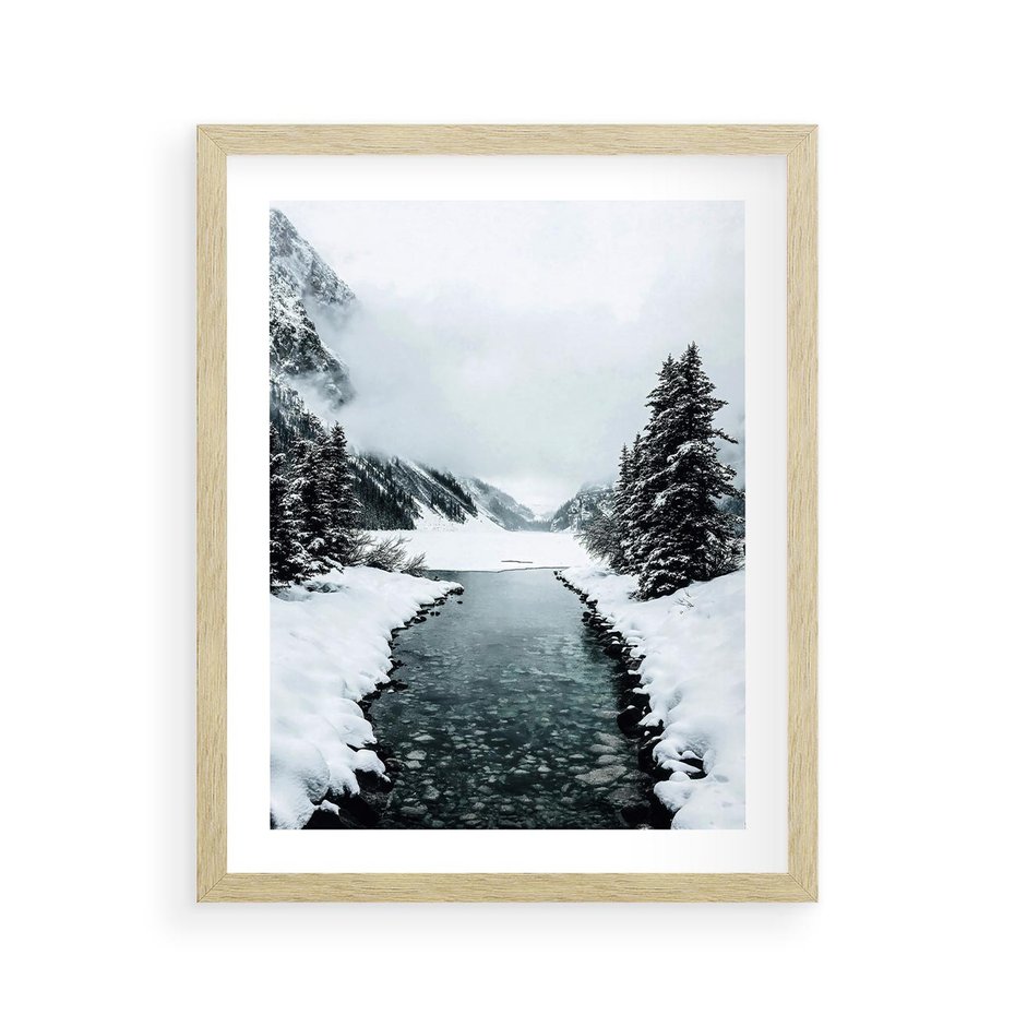 Plakat w ramie 40x50 - Zimowa Przyroda: Rzeka, Góry i Śnieg - zima, rzeka - rama drewno