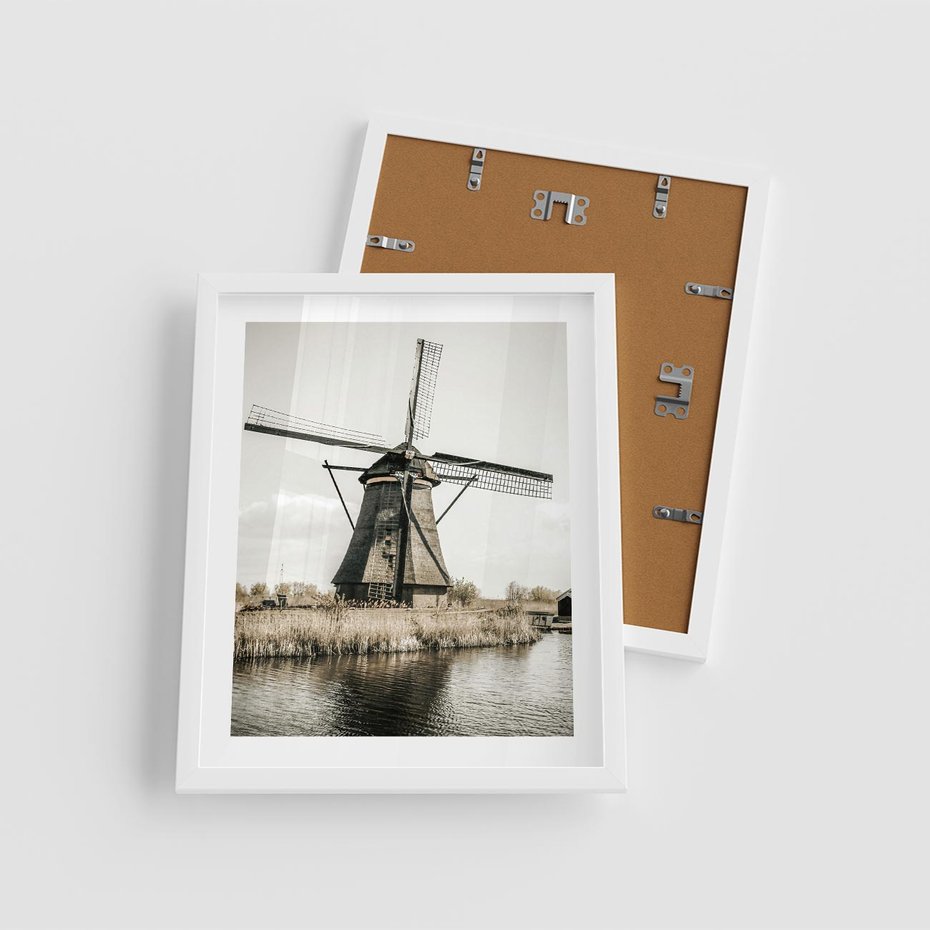 Plakat w ramie 40x50 - Holenderski Wiatrak w Sepii - holenderski wiatrak, młyn - rama biała