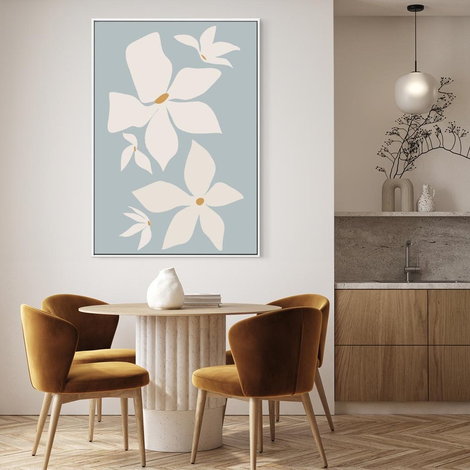 Obraz w ramie 70x100 - Błękit Kwiatów - kwiaty, nowoczesne i minimalistyczne - rama biała