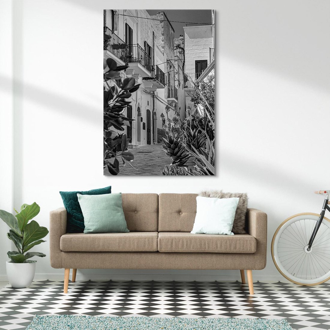 Obraz na płótnie 50x70 - Nadmorska Uliczka - czarno białe zdjecie, uliczka w nadmorskim mieście