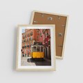 Plakat w ramie 40x50 - Urok tramwaju w Lizbonie - Lizbona, tramwaj - rama drewno