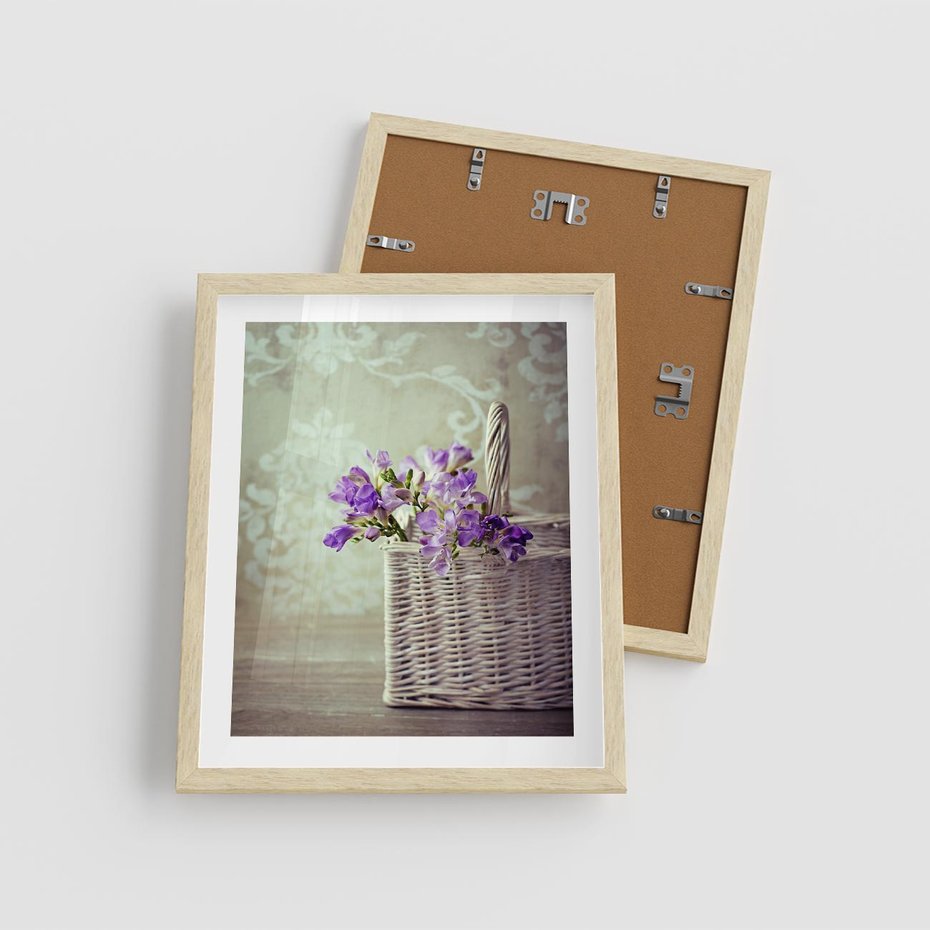 Plakat w ramie 40x50 - Kwiatowy koszyk - kwiaty, koszyk - rama drewno