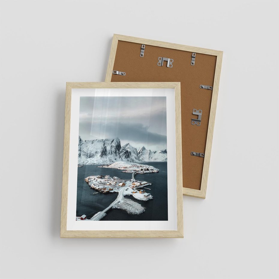 Plakat w ramie 30x40 - Ciepło i Urok Północy - skandynawskie, domki - rama drewno