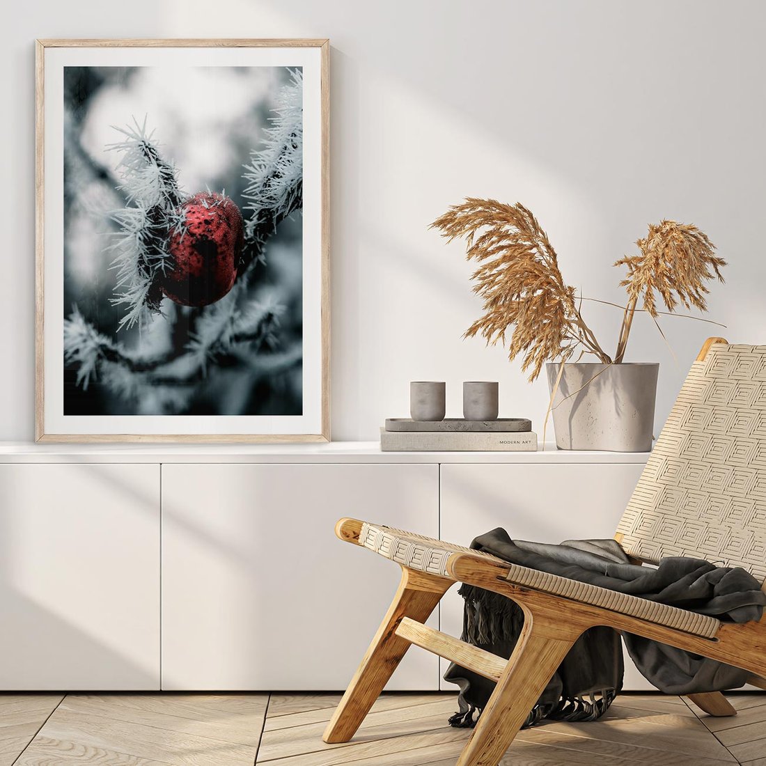 Plakat w ramie 50x70 - Chwila Zimowego Uroku - zima, ośnieżona gałązka - rama drewno