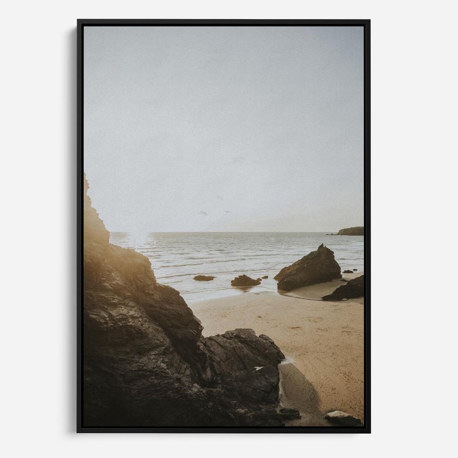 Obraz w ramie 70x100 - Magia Wieczornego Spokoju - plaża, zachód - rama czarna