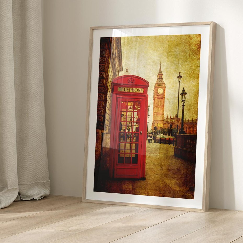 Plakat w ramie 30x40 - Ikoniczna budka telefoniczna w Londynie - sepia, budka - rama drewno