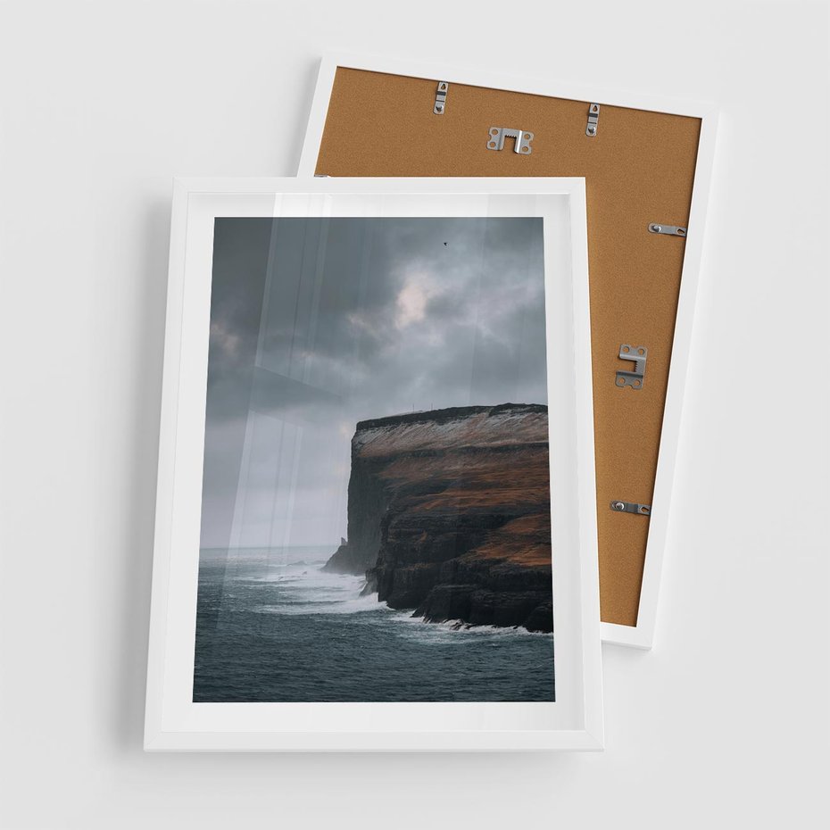 Plakat w ramie 50x70 - Przyroda w Majestacie - fiordy, klify - rama biała