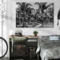 Obraz na płótnie 70x50 - Mroczna Ścieżka Tropików - czarno biała fotografia, ścieżka pośród palm