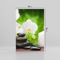 Obraz na płótnie 50x70 - Relaksacyjny SPA: masaż z kamieniami i kwiatami - SPA, masaż