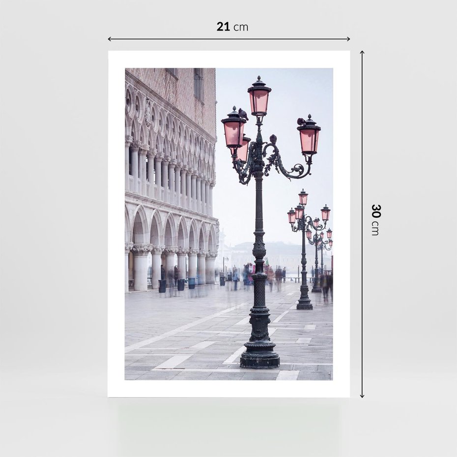 Plakat bez ramy 21x30 - Przemijający urok miasta - miasto, uliczka