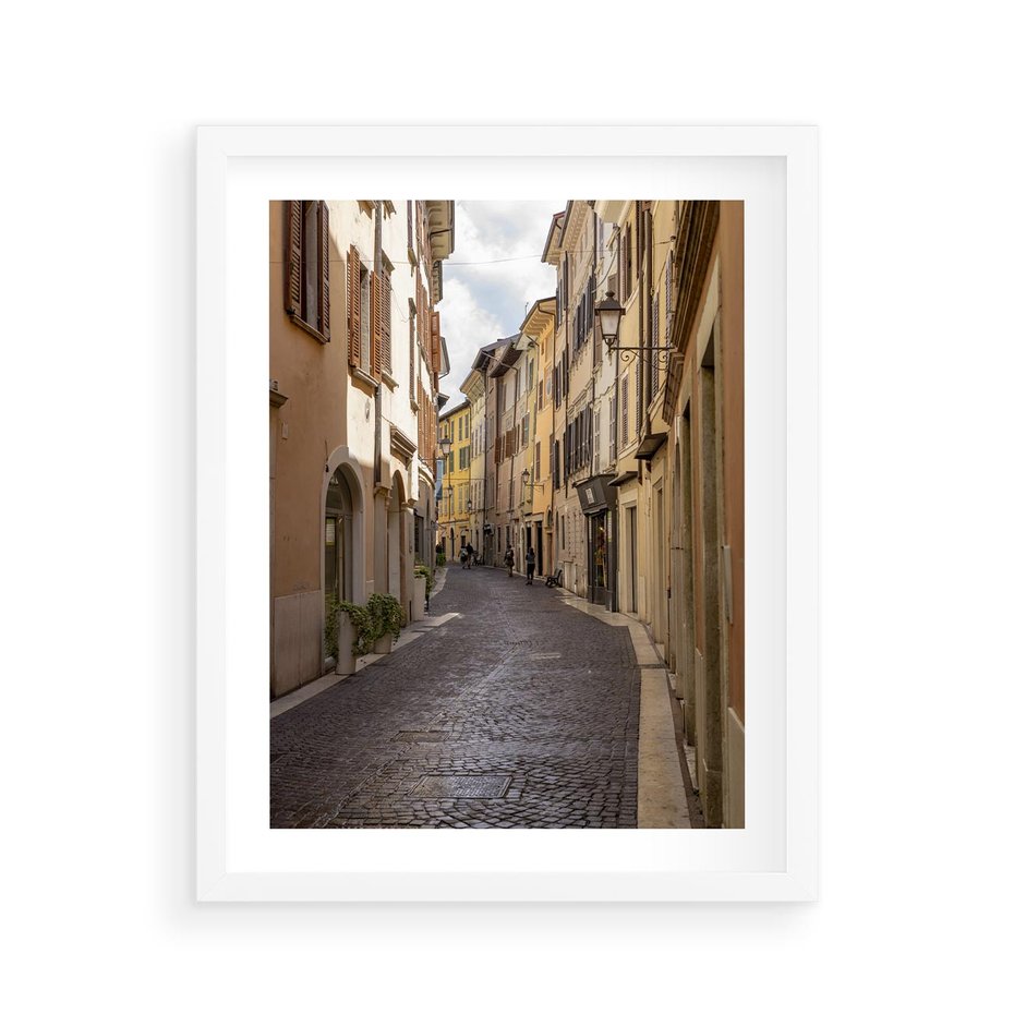 Plakat w ramie 40x50 - Magiczne widoki - uliczka, perspektywa - rama biała