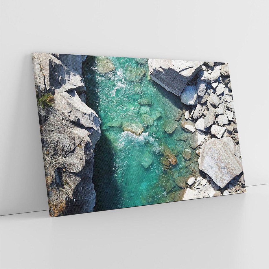 Obraz na płótnie 120x80 - Spotkanie natury i siły - rzeka, skały